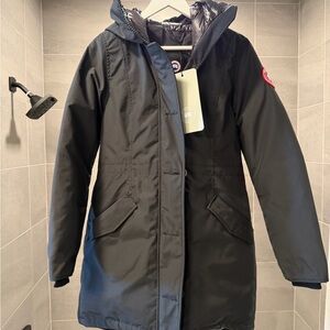 Canada Goose Rossclair water resistant 625 fill power down parka black